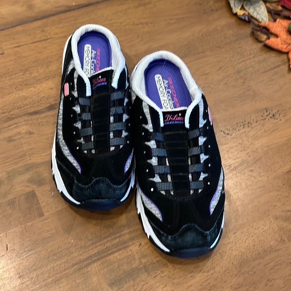 Skechers air cooled memory foam  size 9.5 slide ons